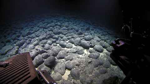 Pillow-balls submarine geology